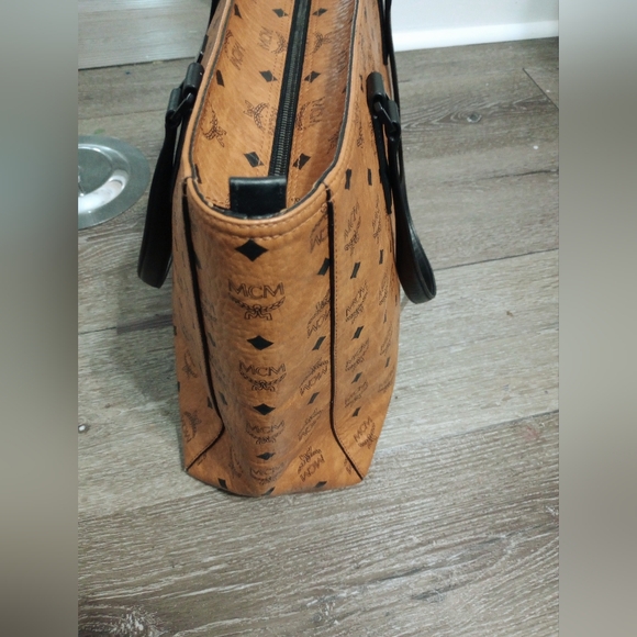 MCM Bags - Picture 8 of 16